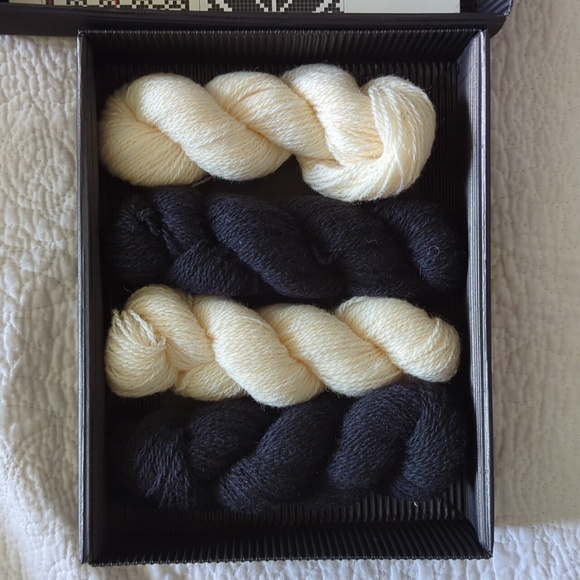 DIY Knitting kit - Latvian mittens 🧶 - Picture 3 of 5